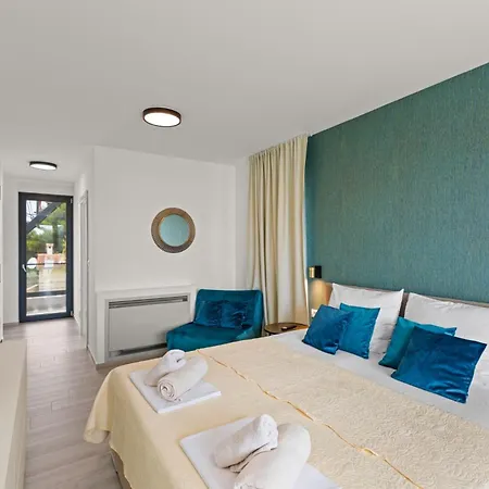 Villa Luxury 78 By Istrabook *