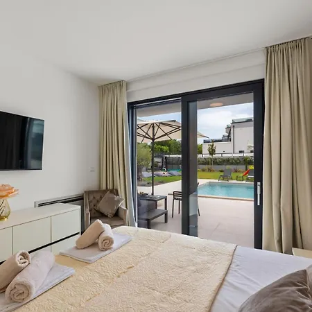Luxury 78 By Istrabook Villa *