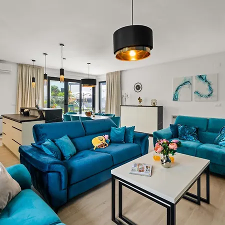 Villa Luxury 78 *