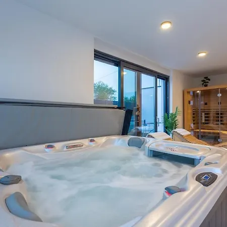 Villa Luxury 78 By Istrabook *